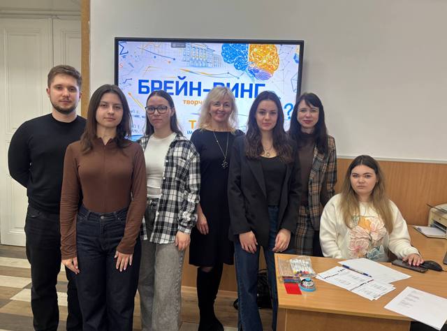 Магістрантки ТНПУ та учителі інформатики - Галина ЧАЙКА та Антон ГОЛДА